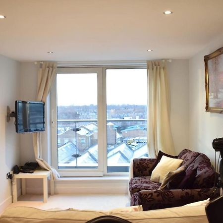 Chelsea / Imperial Wharf - Bright, Modern, Sunset View Apartment London Ngoại thất bức ảnh