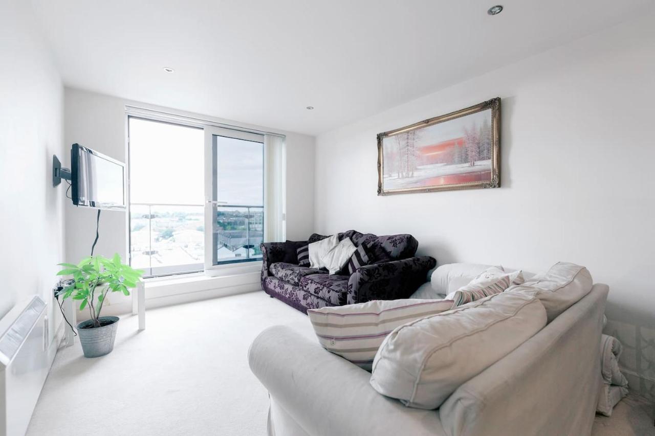 Chelsea / Imperial Wharf - Bright, Modern, Sunset View Apartment London Ngoại thất bức ảnh